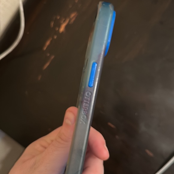 I phone 14 plus otterbox - Picture 4 of 5